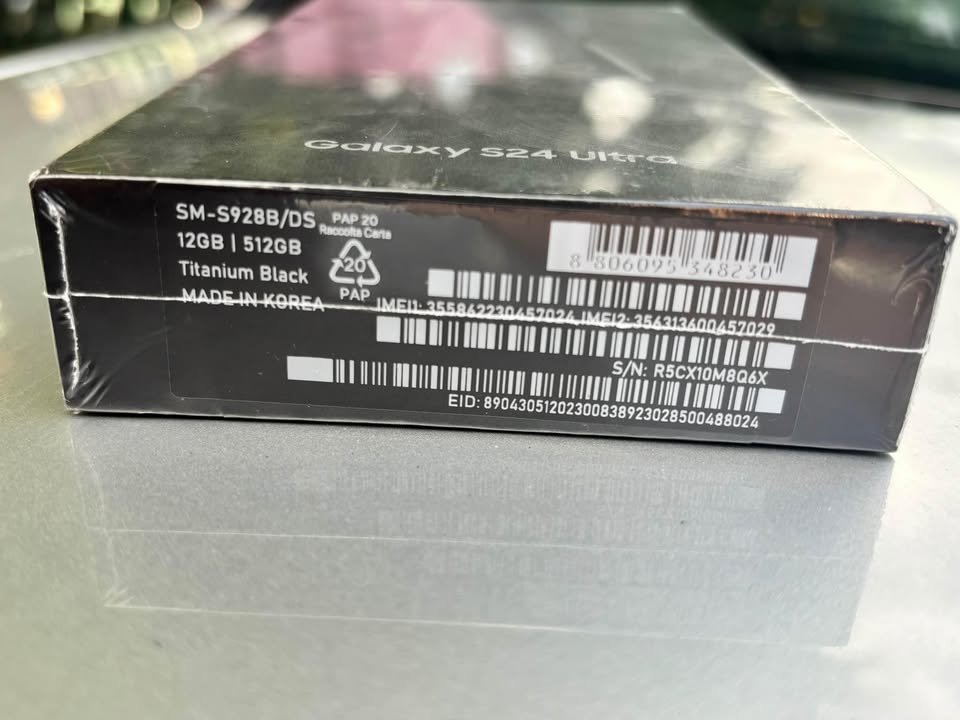 Samsung Galaxy S24 Ultra 256Gb Black Titanium Unlocked to all networks with warranty